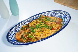 Tagliatelle cu dovlecei si creveti