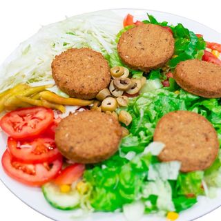 Piatto falafel e verdure