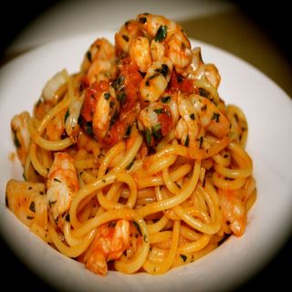 Pasta with prawns and garlic 