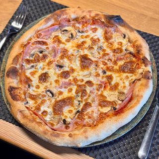Prosciutto e funghi