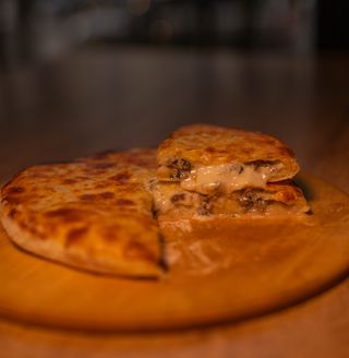 Хачапури Кубдарі з сиром (500г)