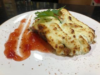 Bacalao Gratinado Con Muselina De Ajo Y Compota De Tomate