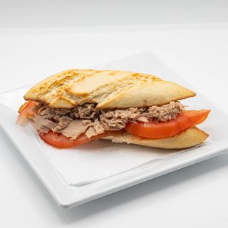 Tostada De Atún Y Tomate