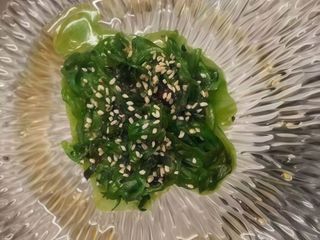 20. Insalata con goma wakame