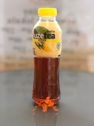 Fuze Tea Czarna mrożona herbata z trawą cytrynową, 0,5l