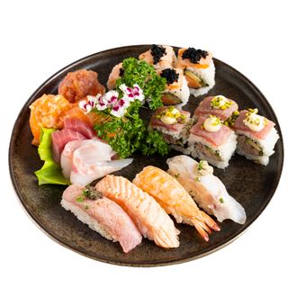 1. Sushinami mix - 18 pezzi