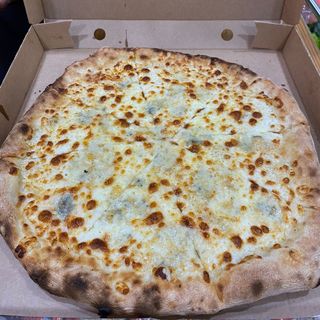 Pizza 4 Quesos (33 Cm.)