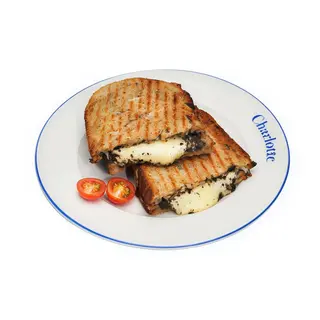 Tartine Mozzarella z tapenadą