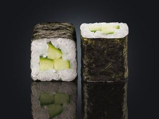 1. Макі з огірком (100g)