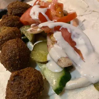 Falafel sandwich (vegetarian)