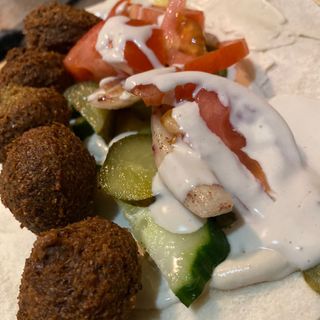 Falafel sandwich (vegetarian)