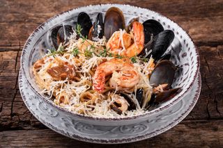 Спагеті з морепродуктами  (350г)