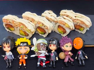 71. Sushi Dragón Roll Fantástico Salmón (8 Pzs.)