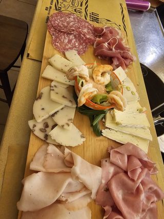 Tagliere misto di salumi e formaggi