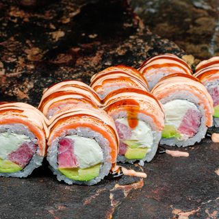 Рол Філа з тунцем та лососем bbq (335г)