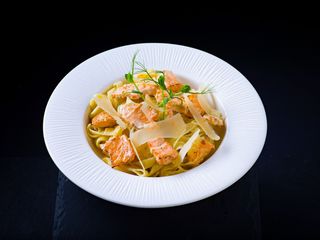Паста Tagliatelle з Червоною Рибою
