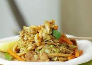 Udon saltati con verdure