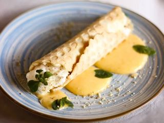 Канолі з лимонним курдом