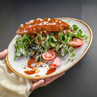 Svinjski file na rukoli sa suvim šljivama i orasima 250 gr