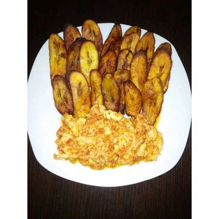 Fried Plantain & Egg Sauce