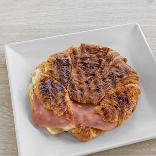 Croissant con Jamón-Queso
