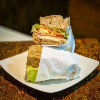 Bocadillo De Pollo Doble