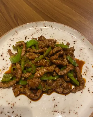 (57)Ternera con pimiento verde
