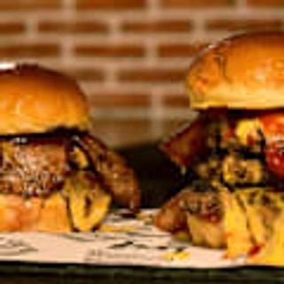 L.A. Confidential Burger 2 бр с 2 бр картофки
