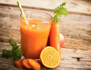 Jus Carotte Pressé Avec Orange