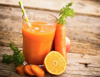 Jus Carotte Pressé Avec Orange