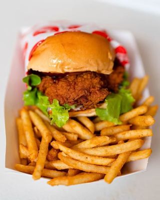 Double Chicken Burger + Frite + Boisson Offerte 