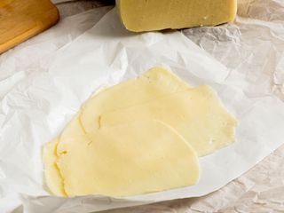 Queso De Sandwich Edam - Precio Por Cada 100G