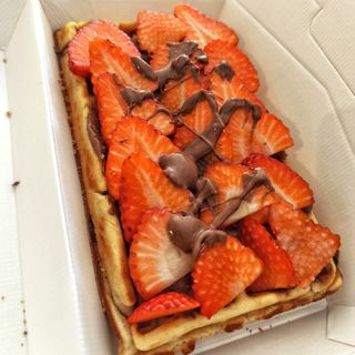 Waffle Bruxelas Milka Morangos