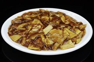 Brotes De Bambú Y Setas Chinas Salteadas