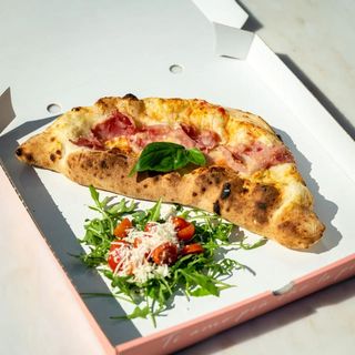 PIZZA CALZONE BIANCO