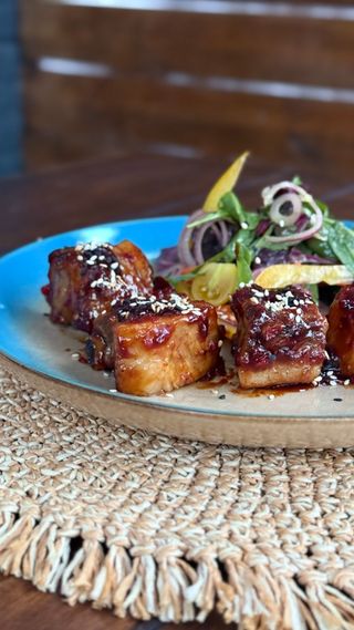 Свинне ребро в соусі унагі