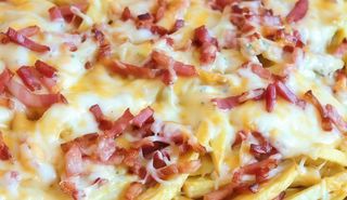 Patatas Con Bacon pollo y cheddar