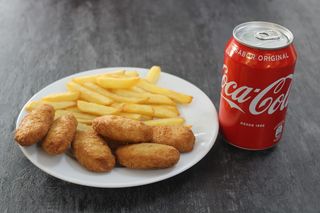 Nuggets (6 Uds.) Con Papas Fritas Y Refresco Lata, Vasito Helado 