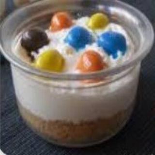 Cheesecake Monoporzione Media con Cioccolato Bianco e Smarties