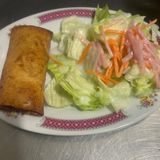 Ensalada Con Rollo De Primavera