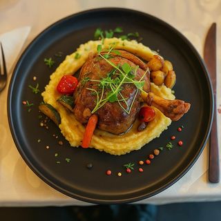 Pulpă de rață sous vide cu piure de cartofi