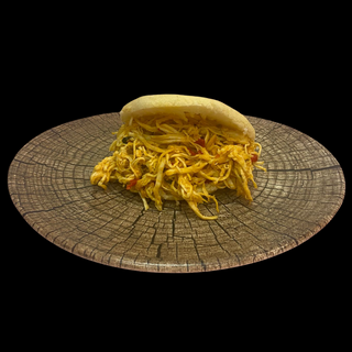 Arepa de Pollo Mechado 