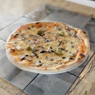 Capricciosa pizza