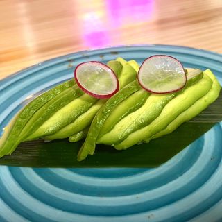 NIGIRI AGUACATE