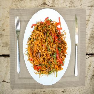 Spaghetti with vegetables 