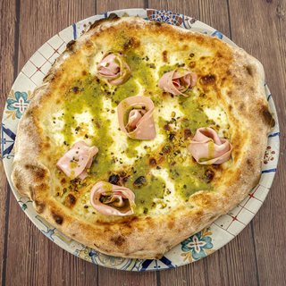 Pizza Mortadela Y Pistacho