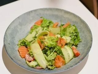 Салат з лососем