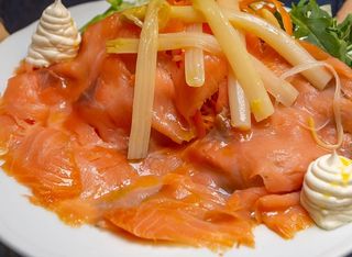 Carpaccio di salmone affumicato