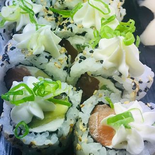 Uramaki Salmonne Crunch (4 Uds.)