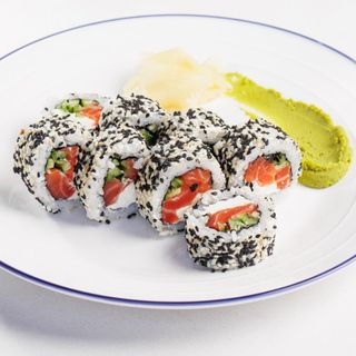 Філадельфія в кунжуті з лососем